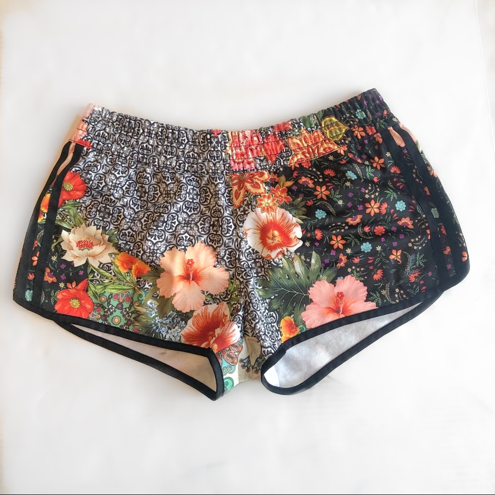 Adidas Jardim Print Track Shorts - Size Small